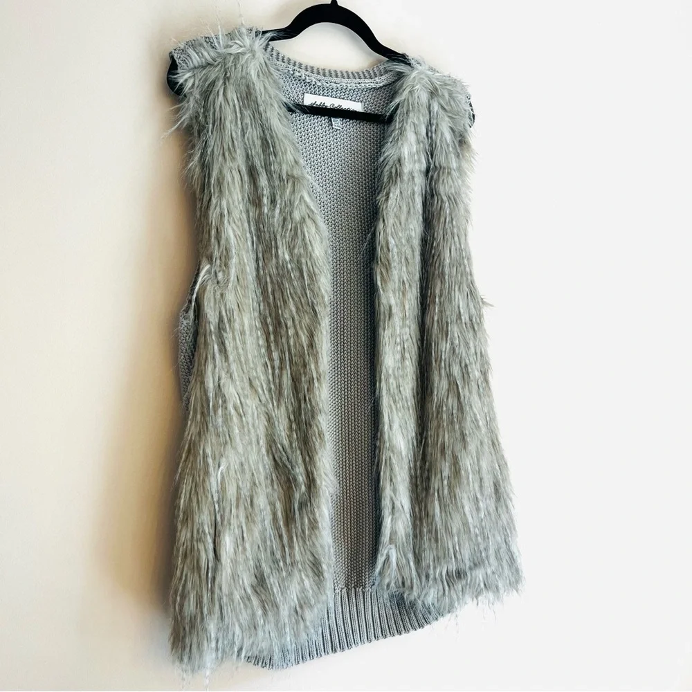Sebby Collection Faux Fur Vest Women's XXL Tan Crochet Knit Cozy - Picture 2 of 10